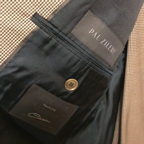 PAL ZILERI AMAZING CONDITION SUIT